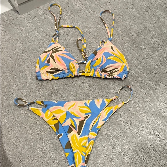 Volcom Other - Volcom Multicolor Floral Bikini